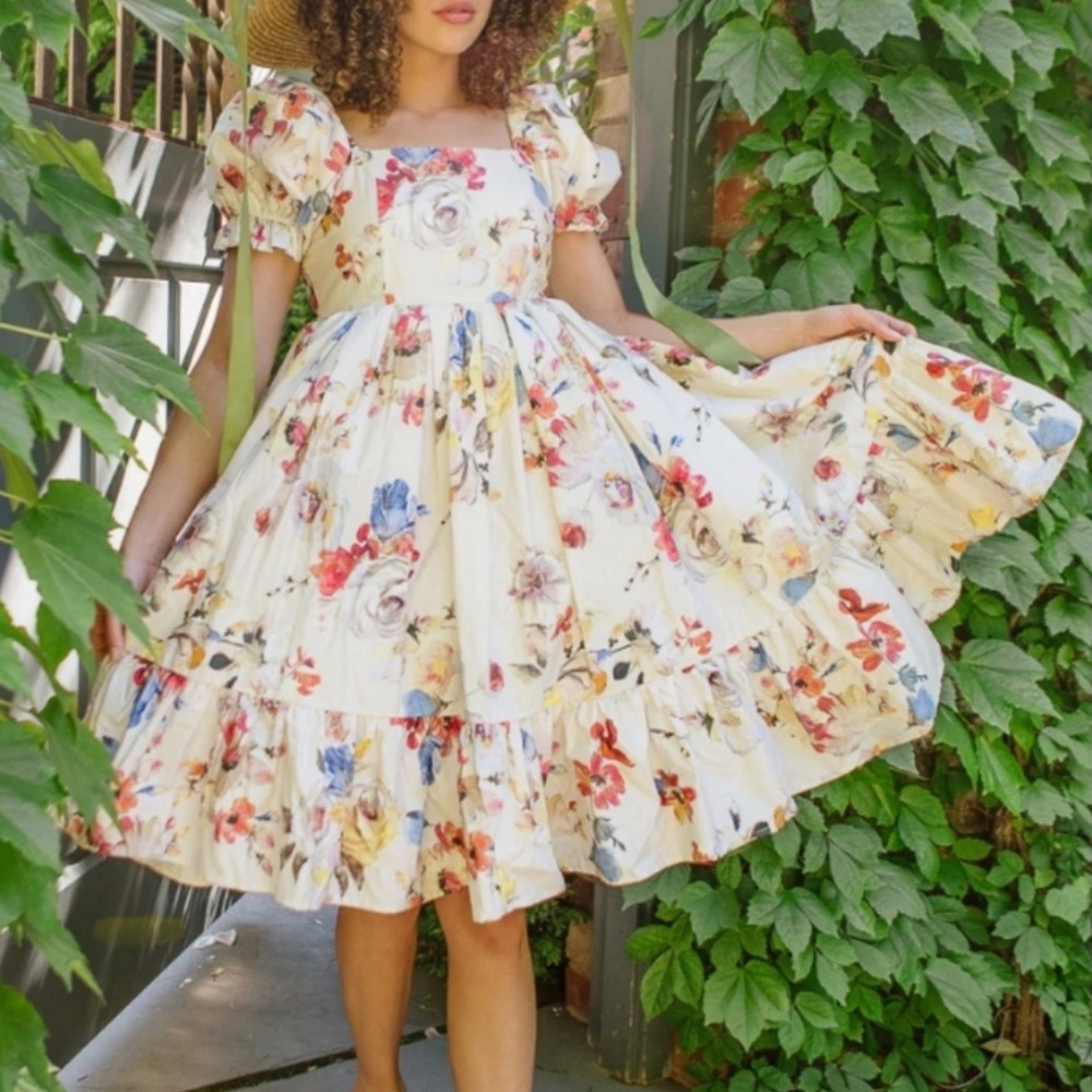 Ivy City Co Coco Dress in Cream Floral - Size L